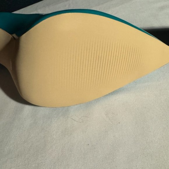 NWOT Coleter High Heels - Picture 4 of 4